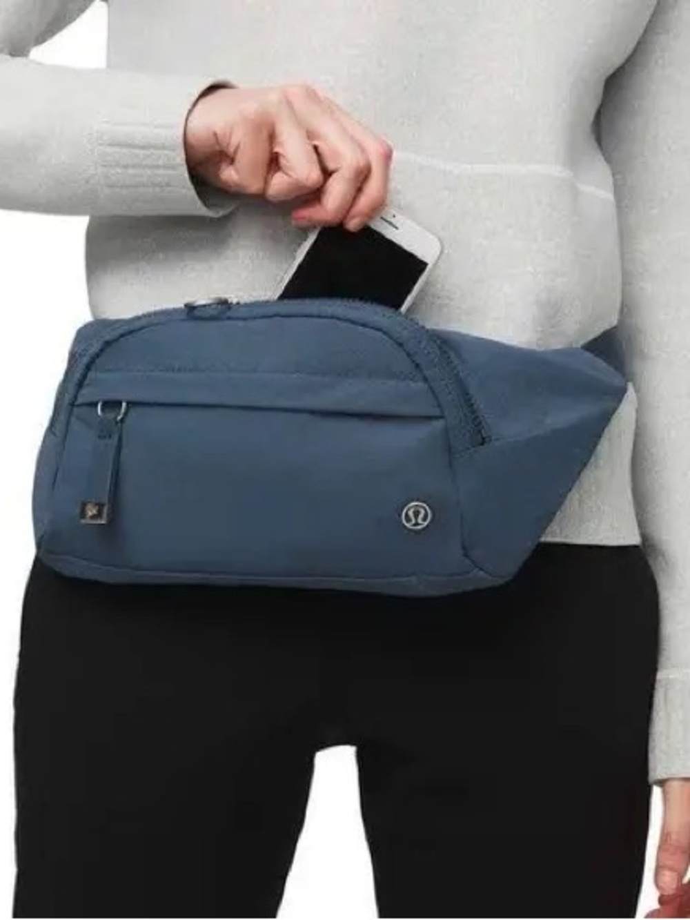 Lululemon On the Beat belt bag – blue